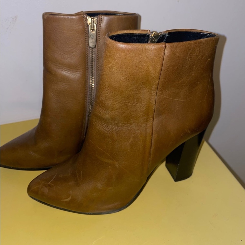 Club Mónaco booties